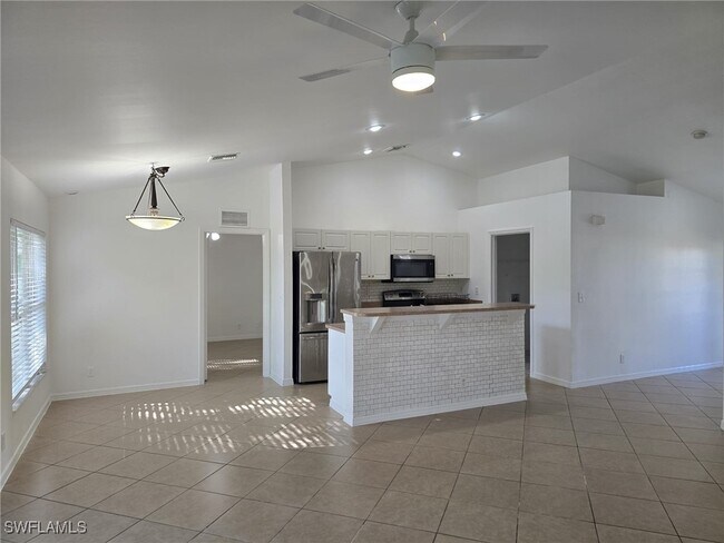 4325 Garden Blvd in Cape Coral, FL - Building Photo - Building Photo