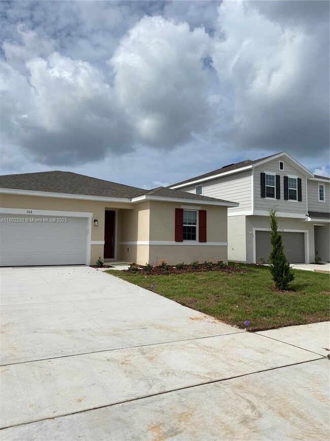 308 Lake Smart Cir in Winter Haven, FL - Building Photo - Building Photo