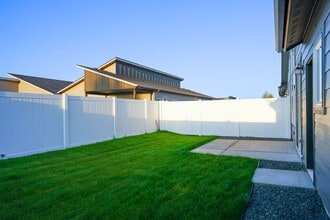 7889 N Mocha Lp in Coeur d'Alene, ID - Building Photo - Building Photo
