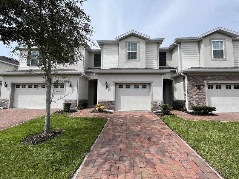 33 Mayo Ct in Oviedo, FL - Foto de edificio