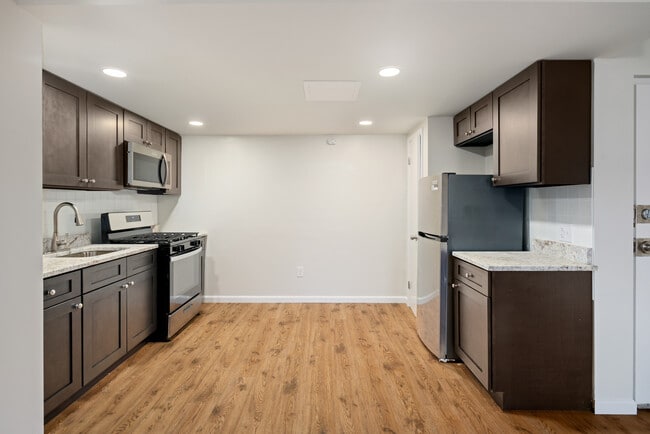 Riveredge Square Apartments in Spring City, PA - Building Photo - Building Photo
