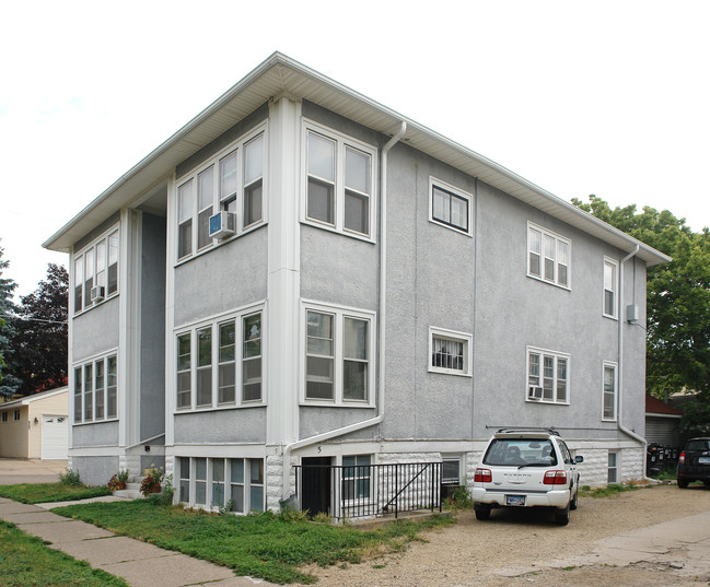 100 Fairview Ave N in St. Paul, MN - Building Photo - Building Photo