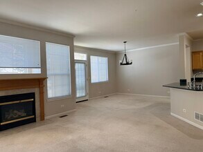 2305 Sandy Creek Dr in Algonquin, IL - Building Photo - Building Photo