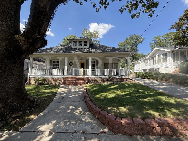 property at 223 E 11th St SE