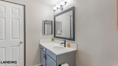 3201 Duval Rd, Unit 522 in Austin, TX - Foto de edificio - Building Photo