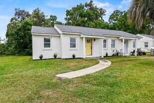 3011 Terry Dr in North Charleston, SC - Building Photo