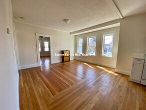 10 Eliot St, Unit 2 in Medford, MA - Building Photo - Building Photo