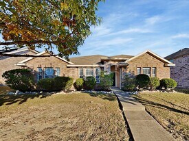 1349 Illinois Ave in Lancaster, TX - Building Photo