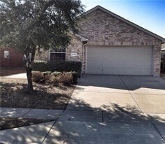 3152 Hollow Valley Dr in Fort Worth, TX - Building Photo