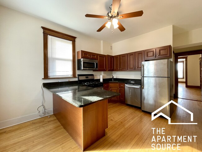 2535 N Central Park Ave, Unit 2 in Chicago, IL - Building Photo - Building Photo