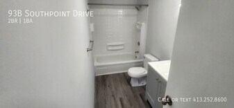 93 Southpoint Dr in Amherst, MA - Building Photo