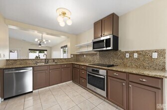 11608 Privet Pl in Bakersfield, CA - Foto de edificio - Building Photo