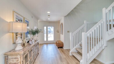 6 Brunswick Ct in Margate City, NJ - Foto de edificio - Building Photo