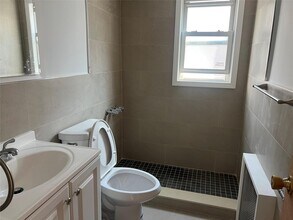 86-30 235th Ct in Queens, NY - Building Photo - Building Photo