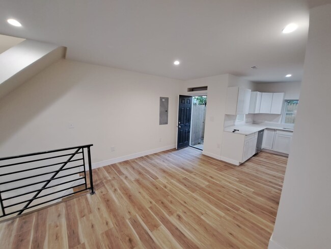 property at 431 N Holly St