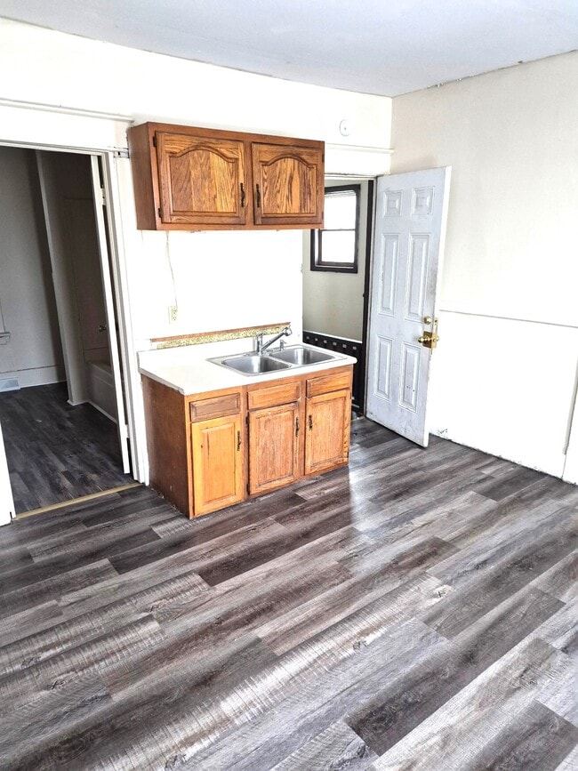 601 E 12th St, Unit 2