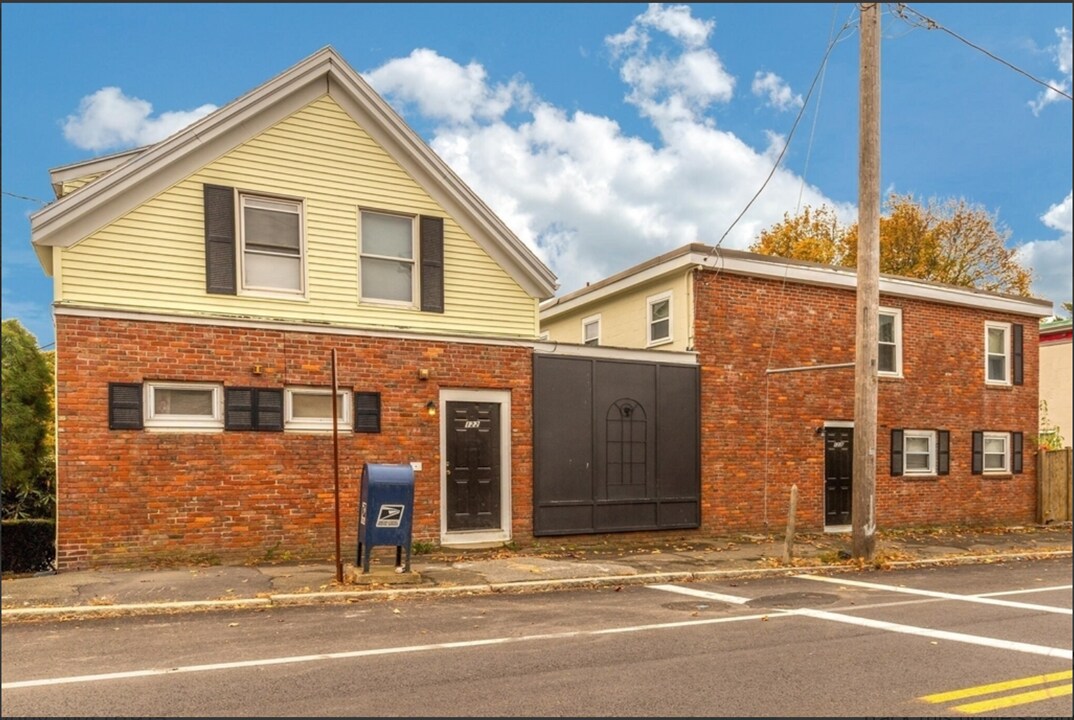 122 Bridge St, Unit #3 in Beverly, MA - Foto de edificio