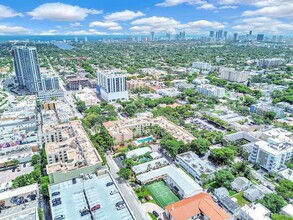 1900 Van Buren St in Hollywood, FL - Foto de edificio - Building Photo