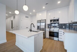 3000 Duval St in Austin, TX - Building Photo