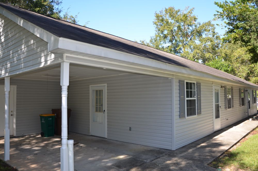 819 N Wright Ave in Long Beach, MS - Building Photo