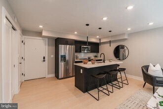 6604 Ridge Ave, Unit 303 in Philadelphia, PA - Building Photo - Building Photo