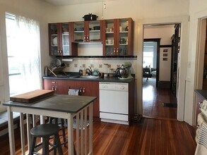 274 Poplar St, Unit 3 in Boston, MA - Foto de edificio - Building Photo