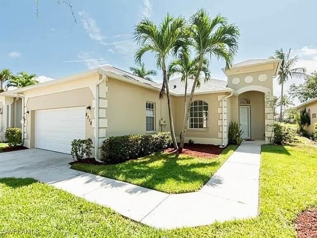 8710 Ibis Cove Cir in Naples, FL - Foto de edificio - Building Photo