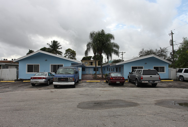 6046 Polk St in Hollywood, FL - Foto de edificio - Building Photo