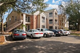 5112 Park Central Dr in Orlando, FL - Building Photo