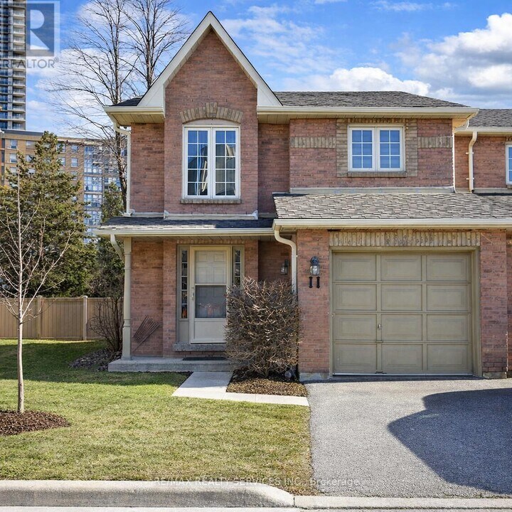 35 Ceremonial Dr in Mississauga, ON - Building Photo