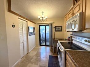 450 NE 42nd St in Boca Raton, FL - Building Photo - Building Photo