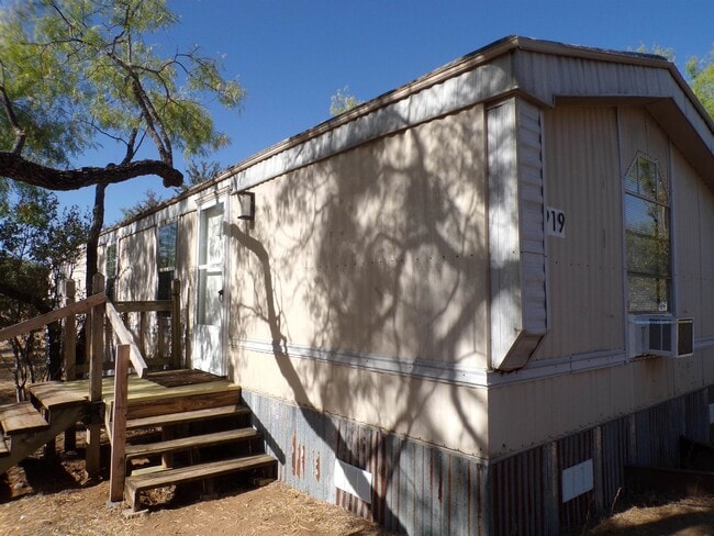 property at 919 Austin St