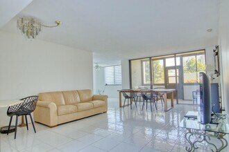 4236 Deste Ct in Greenacres, FL - Building Photo - Building Photo