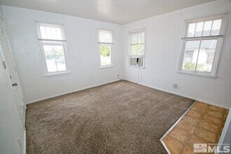 1050 Holcomb Ave in Reno, NV - Building Photo - Building Photo