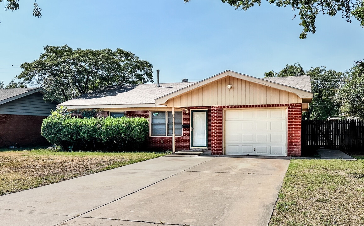 2819 63rd St in Lubbock, TX - Building Photo