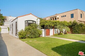 813 N Orange Grove Ave in Los Angeles, CA - Building Photo - Building Photo