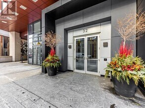 32-832 Davenport Rd in Toronto, ON - Building Photo - Building Photo