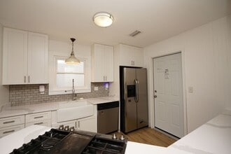 128 Midland Ct in Niceville, FL - Building Photo - Building Photo