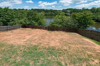 95 S Greenfield Cir in Covington, GA - Building Photo - Building Photo