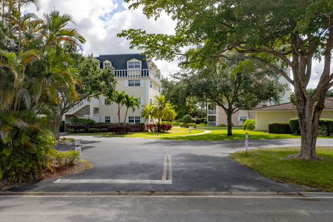 Briarwood Club IV in Coral Springs, FL - Building Photo - Building Photo