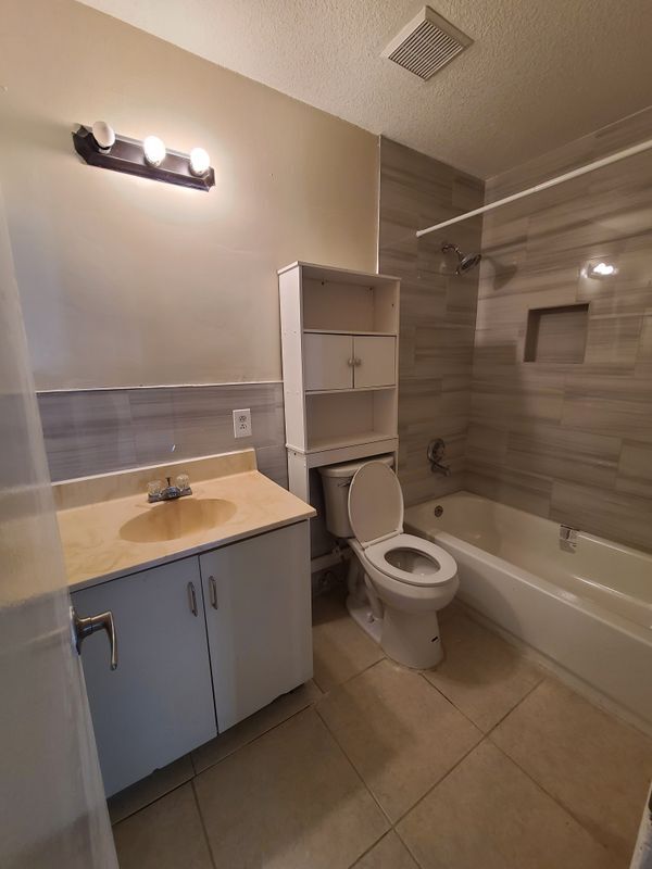 property at 1712 SW 40th Terrace