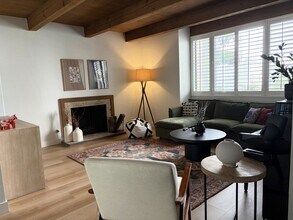 132 W Alamar Ave, Unit 1 in Santa Barbara, CA - Building Photo - Building Photo