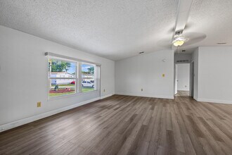 11831 Bay Pl in Boca Raton, FL - Building Photo - Building Photo