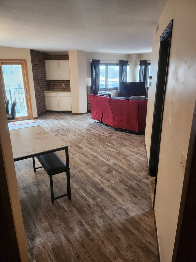 1633 N Prospect Ave, Unit 5B in Milwaukee, WI - Building Photo - Building Photo