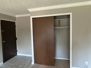 6601 Hearne Rd in Cincinnati, OH - Building Photo - Building Photo