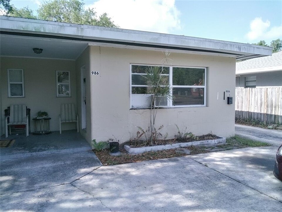 986 22nd Ave S in St. Petersburg, FL - Building Photo