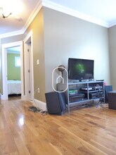 203 Hillside St in Boston, MA - Foto de edificio - Building Photo