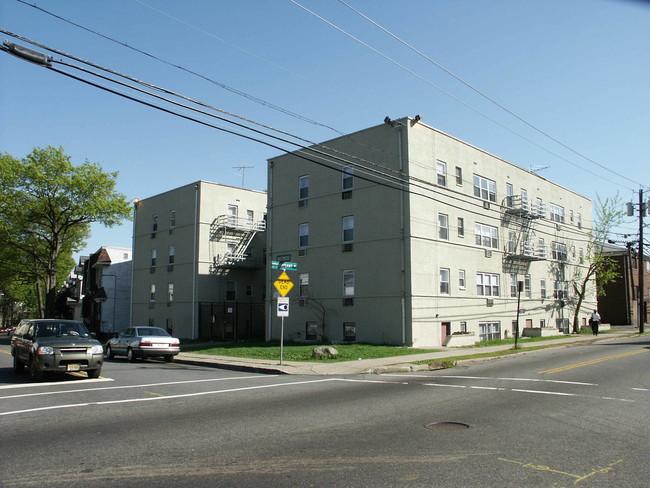 1117-1123 S Orange Ave in Newark, NJ - Building Photo - Building Photo