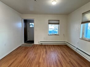 729 9th Ave, Unit A in Fairbanks, AK - Foto de edificio - Building Photo