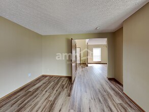 6476 Kelsey Ct in Canal Winchester, OH - Foto de edificio - Building Photo